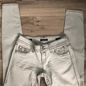 Women’s Vigoss jeans side 3/4